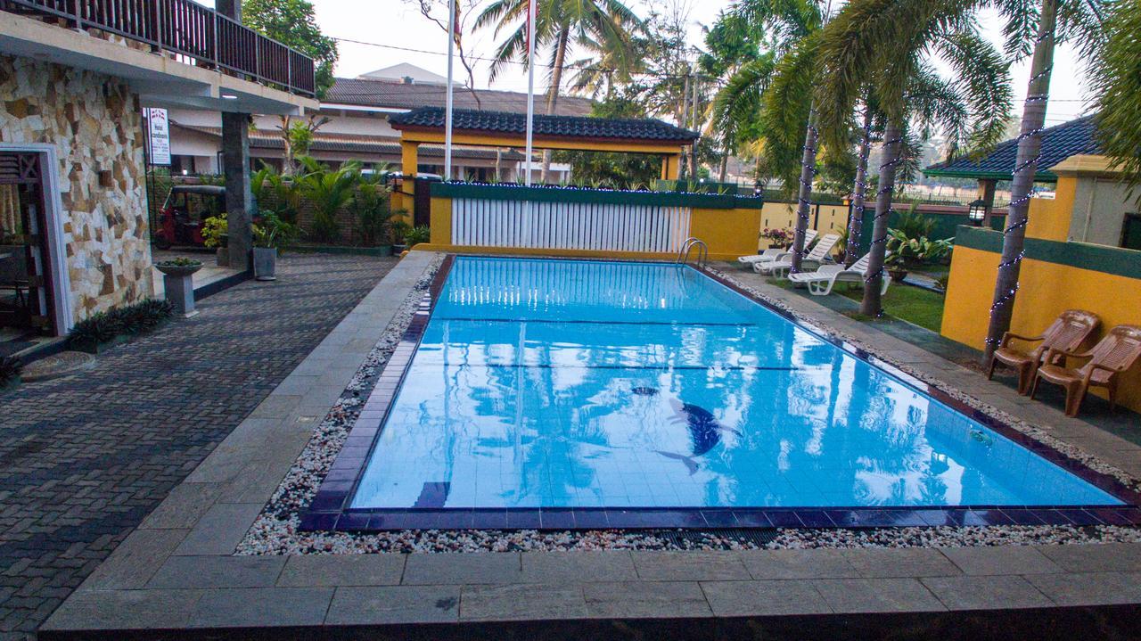 Scandinavia Hotel Hikkaduwa Exterior photo